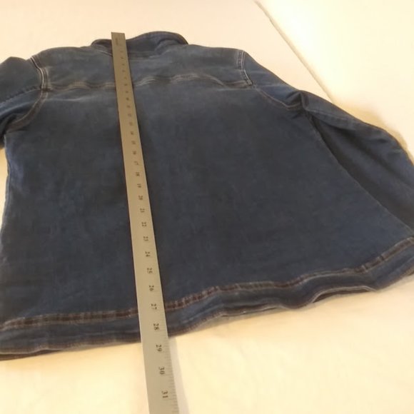 Denim & Company women's size M medium wash jean jacket - Picture 12 of 14